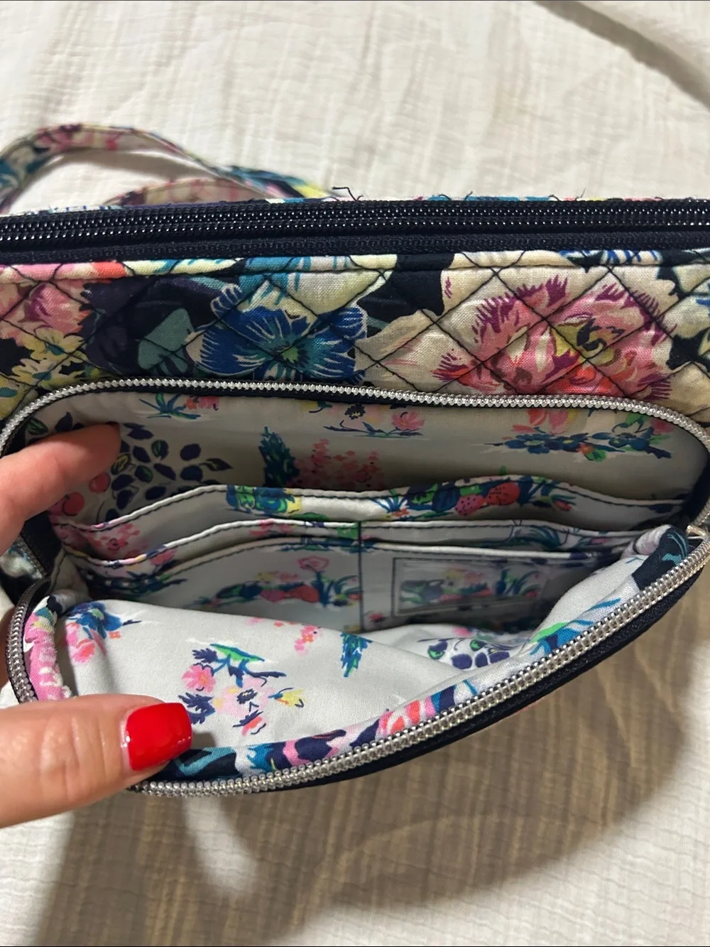Vera Bradley RFID Little Hipster Crossbody in Garden Grove. Circa 2020.